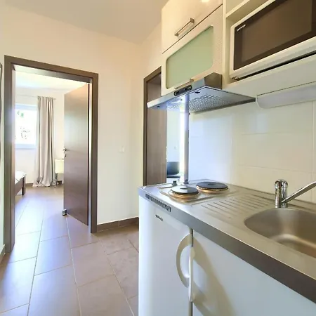Plese Apartman *