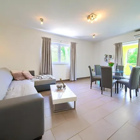 Plese Lägenhet Zgaljic